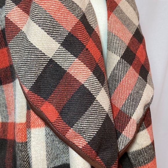 Buffalo Plaid Asymmetric Sleeveless Vest Cardigan - Picture 10 of 16